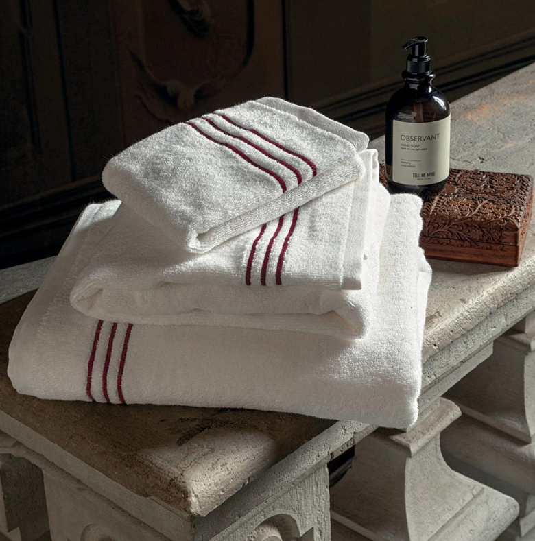 Банное полотенце Isola Bianco+Burgundy