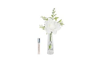 Perfumed rose in clear vase Summer Rose White